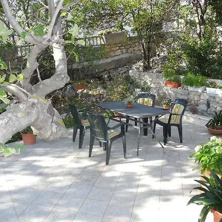 Sandra 4 With Terrace Near The Sea And * קריקווניצה