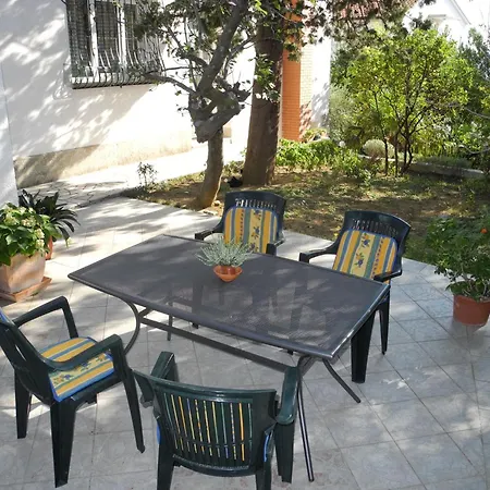 Sandra 4 With Terrace Near The Sea And * קריקווניצה