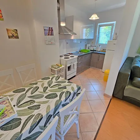 Apartamento Sandra 4 With Terrace Near The Sea And